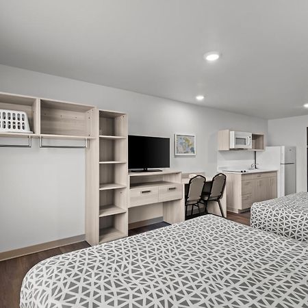 Woodspring Suites Coralville Iowa City Exterior foto