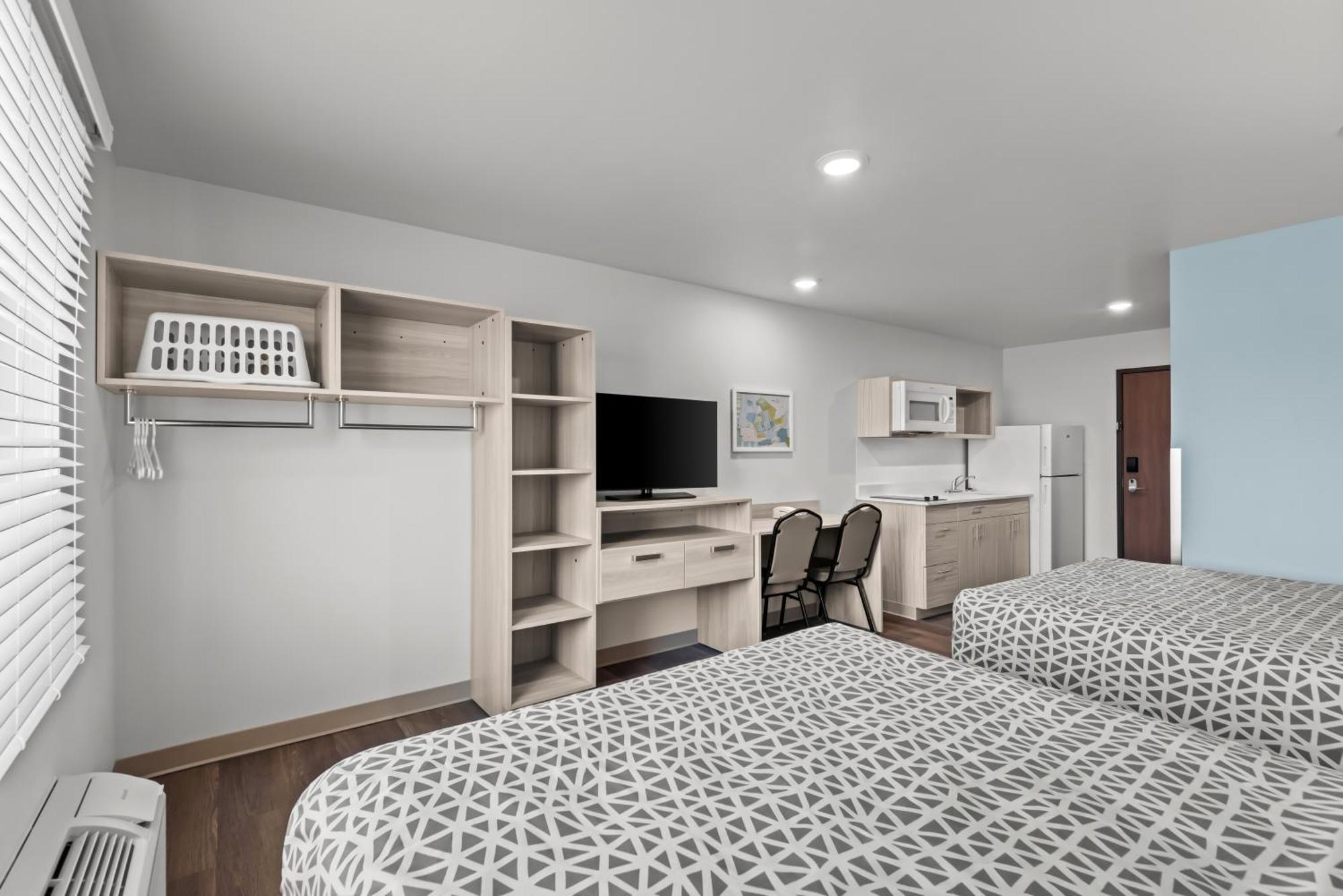 Woodspring Suites Coralville Iowa City Exterior foto