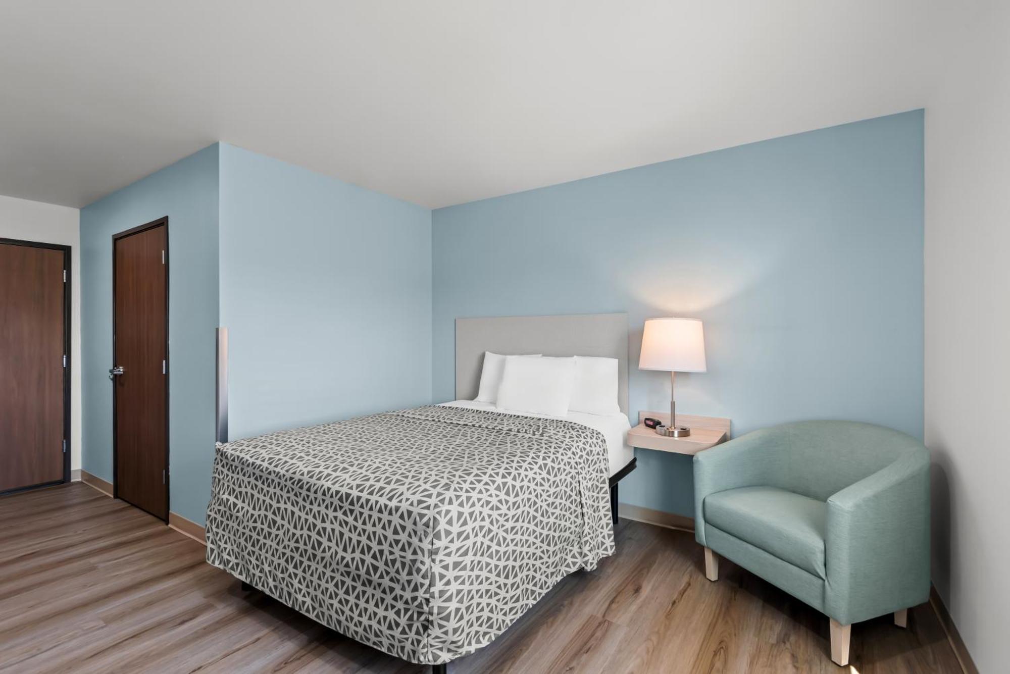 Woodspring Suites Coralville Iowa City Exterior foto