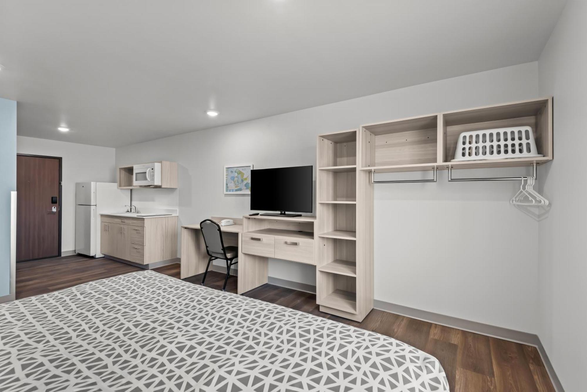 Woodspring Suites Coralville Iowa City Exterior foto