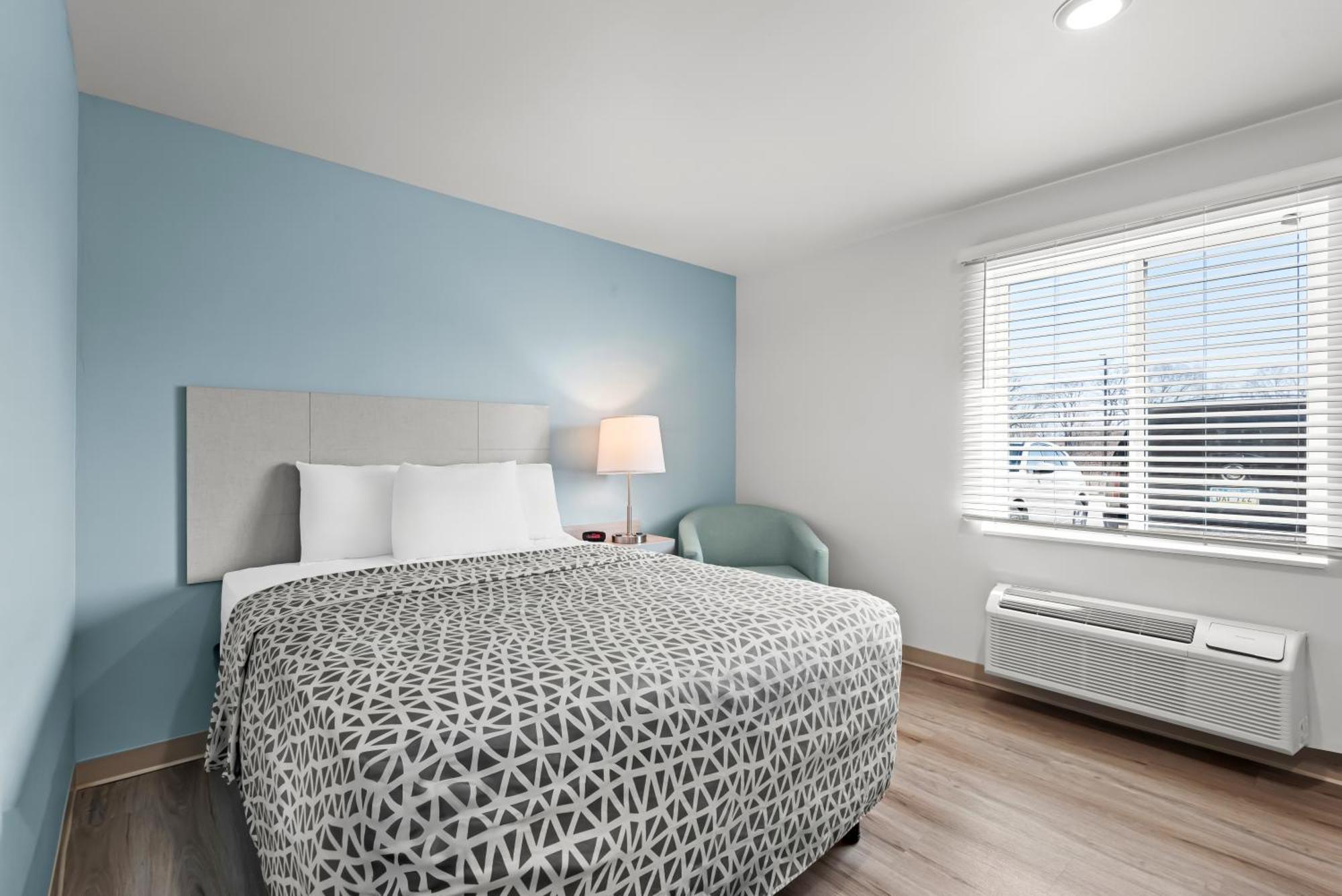 Woodspring Suites Coralville Iowa City Exterior foto